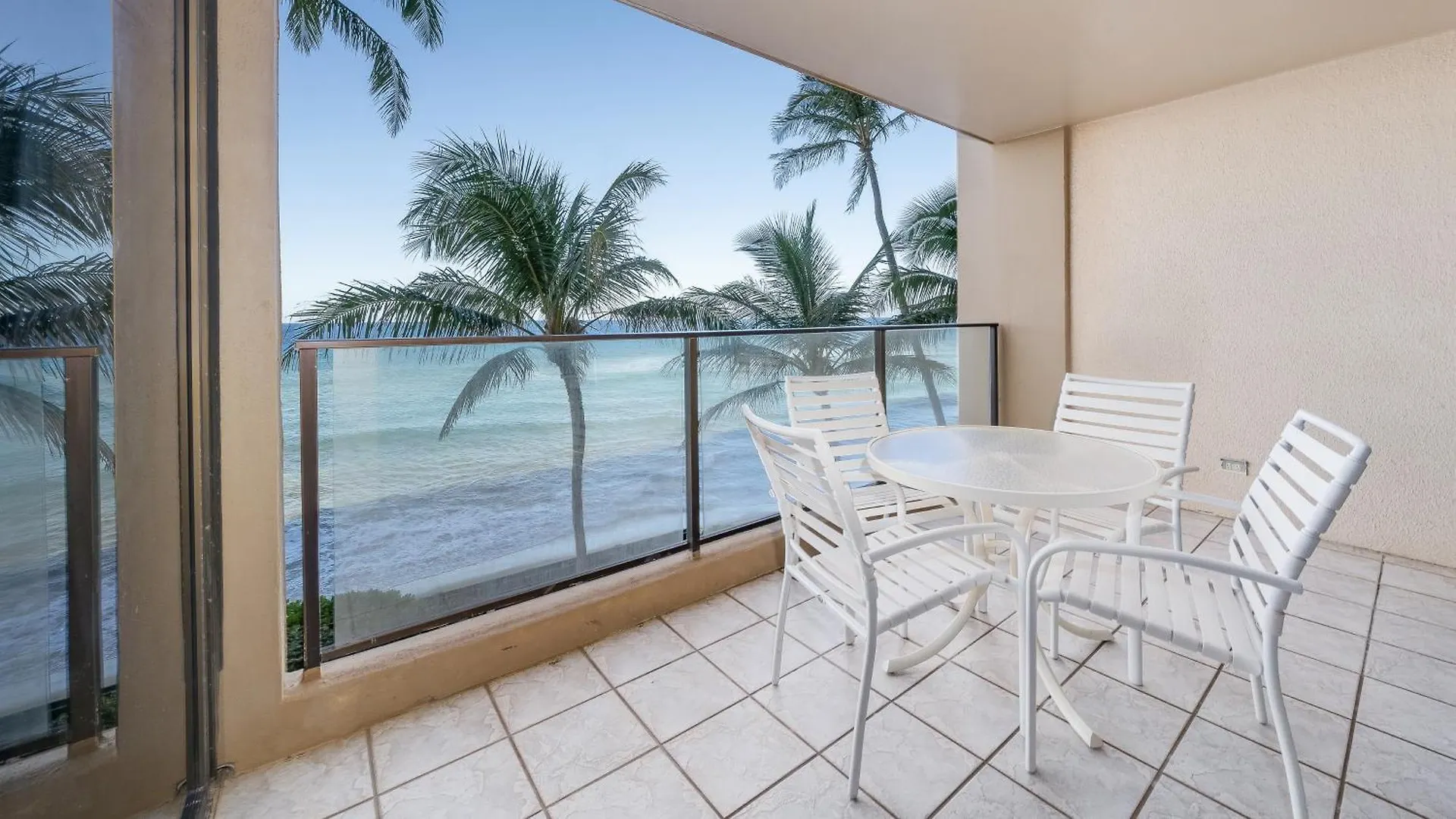 Willa Oceanfront Views & Remodeled! - Mk306 Kahana